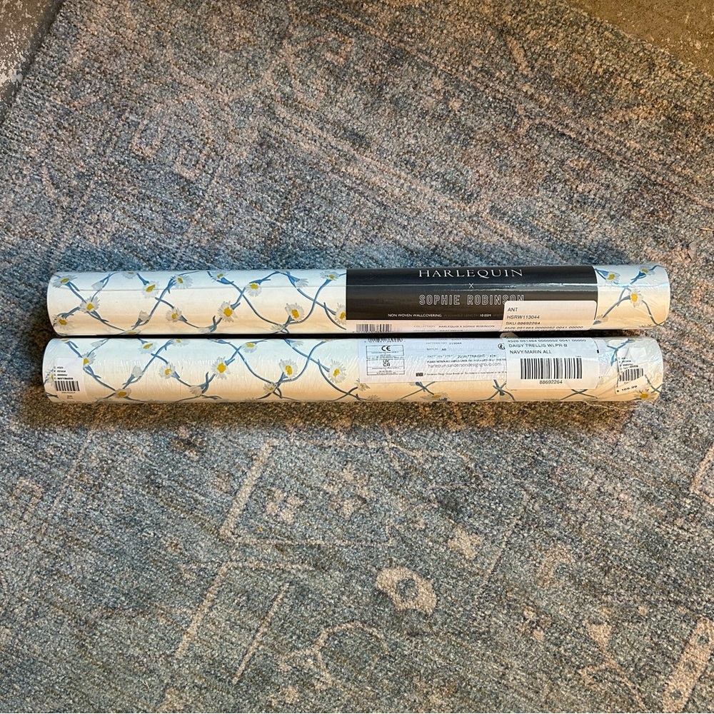 Anthropologie - Harlequin x Sophie Robinson Daisy Trellis Wallpaper